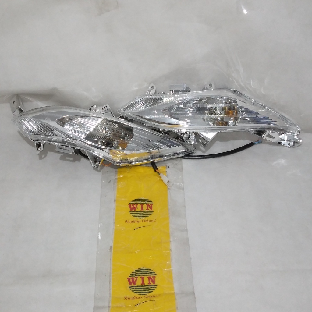 WIN- FRONT WINKER ASSY LAMPU SEN SEIN DEPAN SPACY KARBU/ SPACY FI
