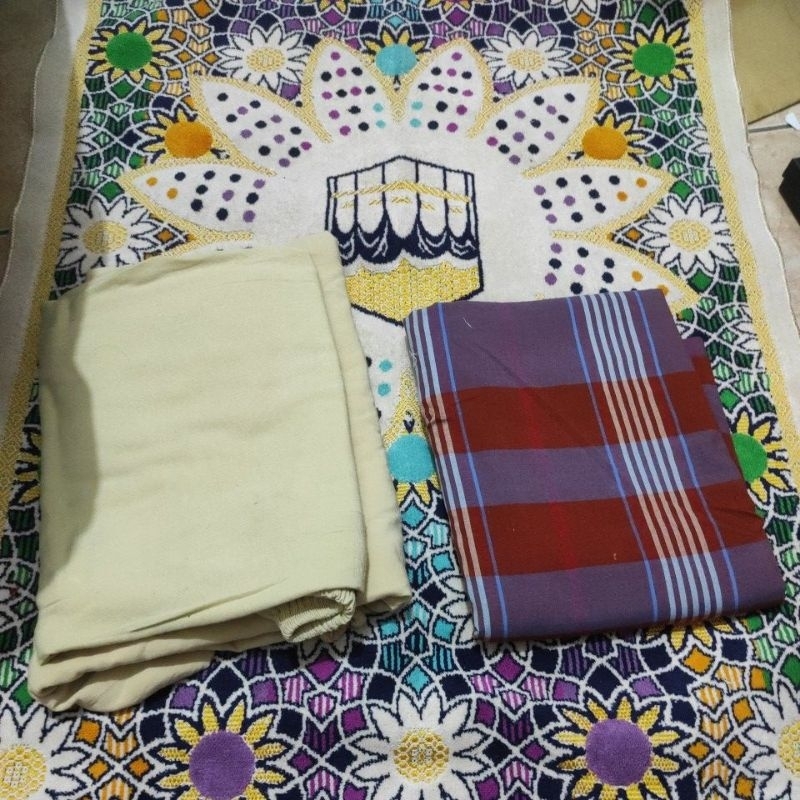 preloved sarung gajah duduk like new / preloved sajadah aesthetic / dan preloved mukena / preloved s