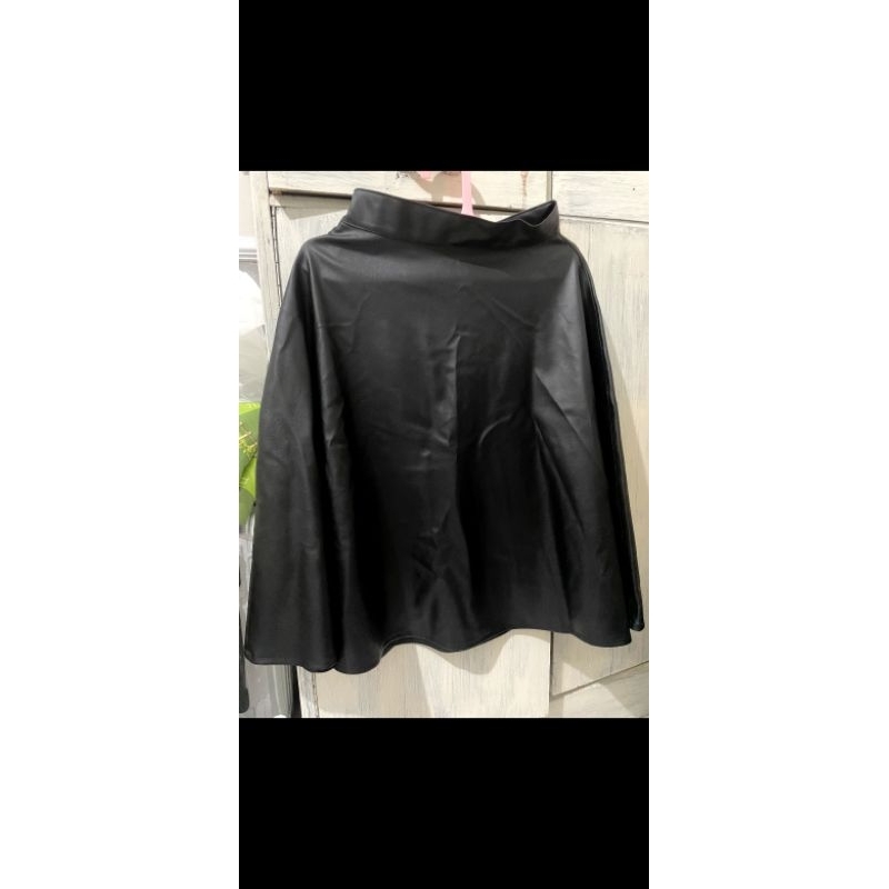 (preloved pribadi) Rok Kulit midi wanita / Rok Leather midi