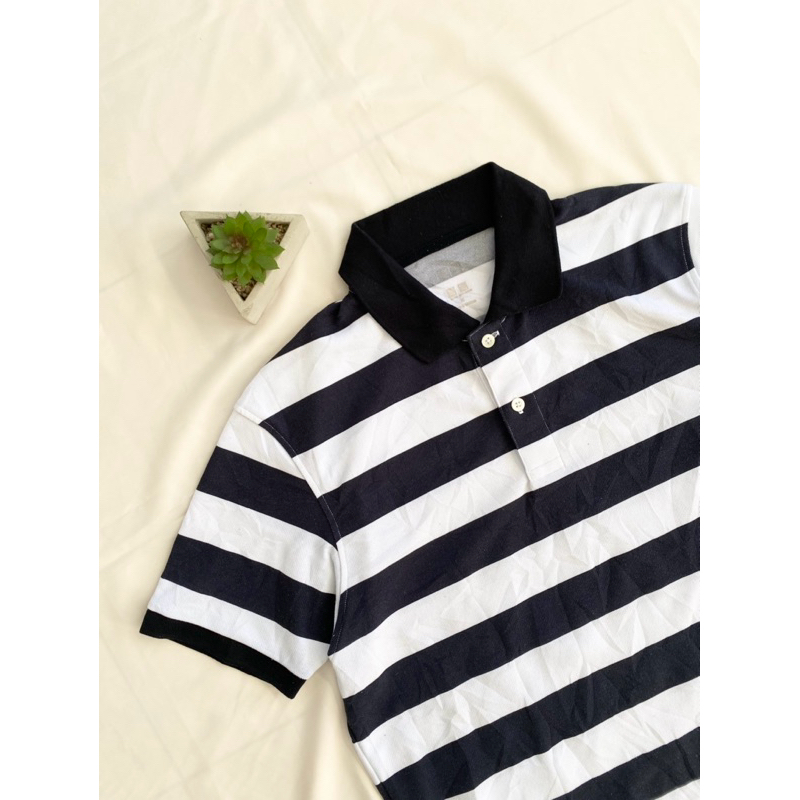 Kaos Polo Uniqlo Strip WBN