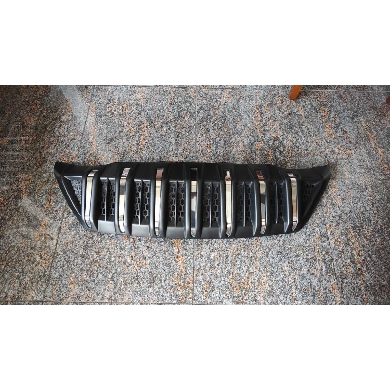 Grill fortuner vnt model prado