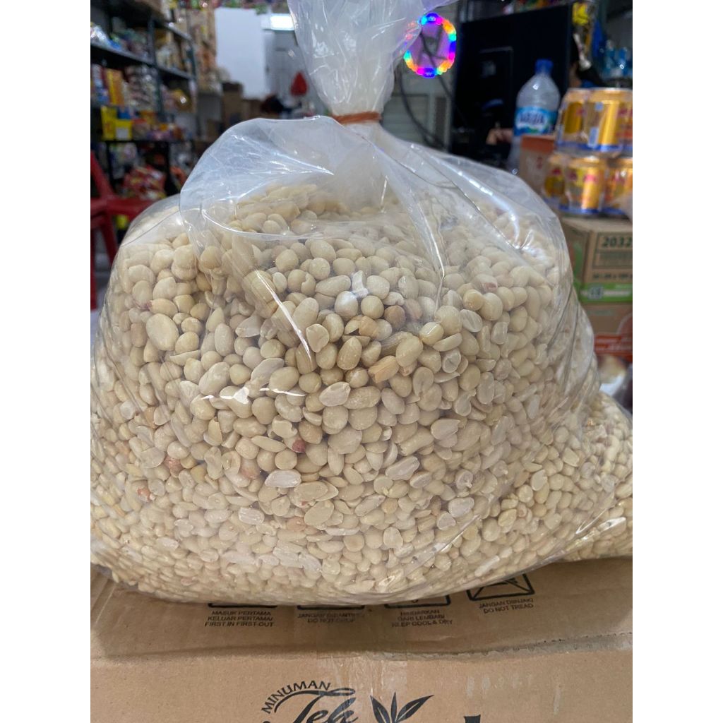 

Kacang Tanah Kupas Mentah 500 Gram