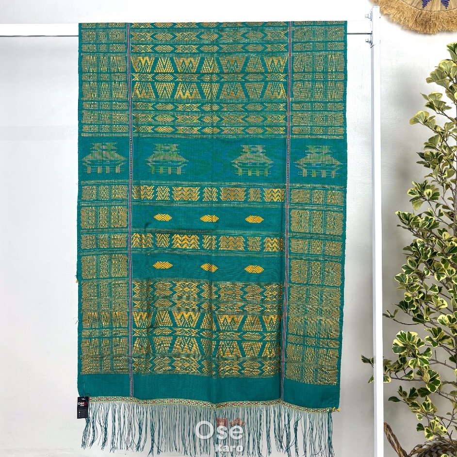 Uis Nipes Rumah Adat Hijau