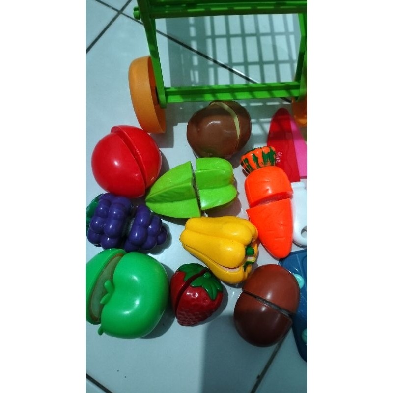 MAINAN BUAH POTONG PRELOVED DAPAT TROLI BARU