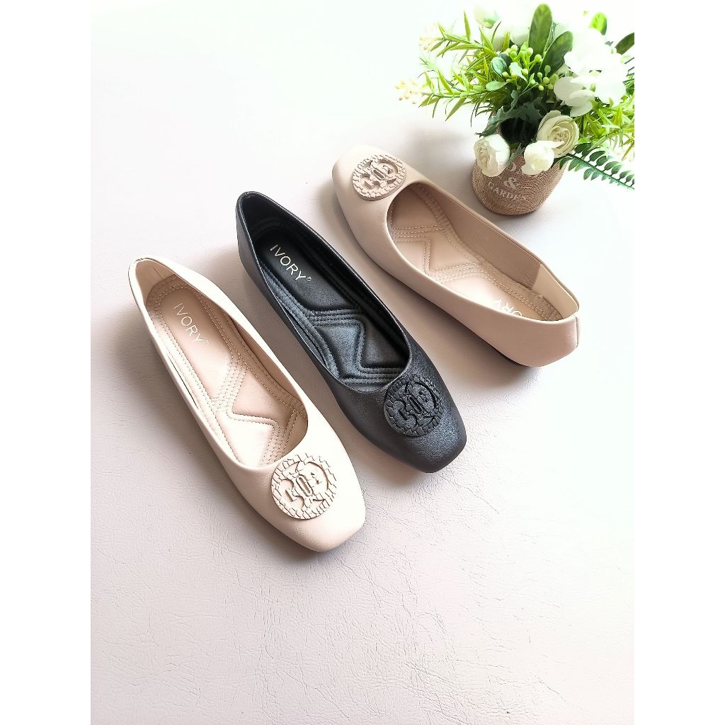 IVORY Sepatu Flat Wanita Ukuran Besar 41 42 43 44 B993-1632