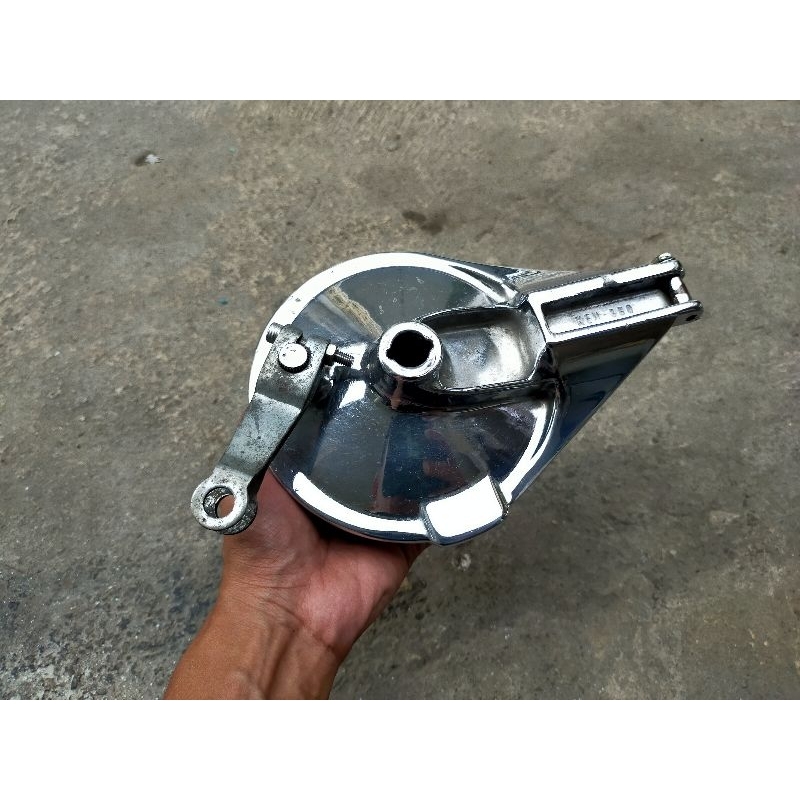 Tutup Kampas Rem Belakang Tromol Honda Mega Pro Megapro Primus Original Chrome Crom Krom Original Be