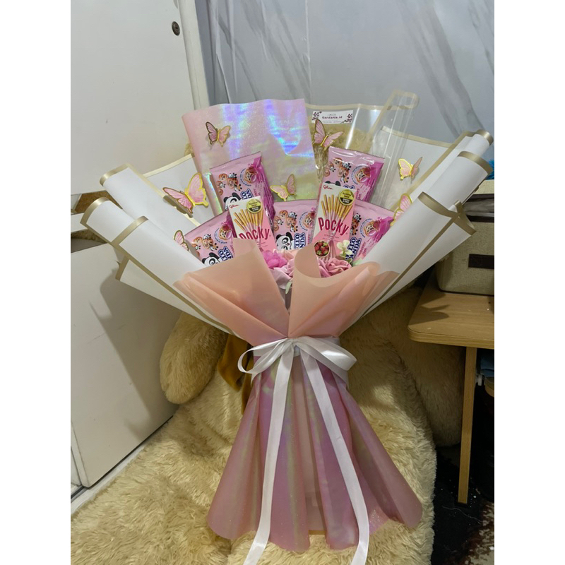 

[READY STOCK] INSTANT BOUQUET WISUDA | BOUQUET SNACK | BOUQUET ARTIFICIAL | BUKET ARTIFICIAL | BUKET KUPU KUPU | BUKET BUNGA | BUKET HOLOGRAM | MINI BOUQUET / PIPE BOUQUET | PIPECLEANER | HADIAH WISUDA | BUKET MURAH