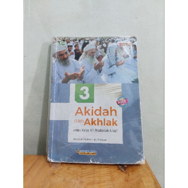 Buku Akidah dan Akhlak Aqila/Tiga Serangkai SMA/MA Kelas 12/3/XII