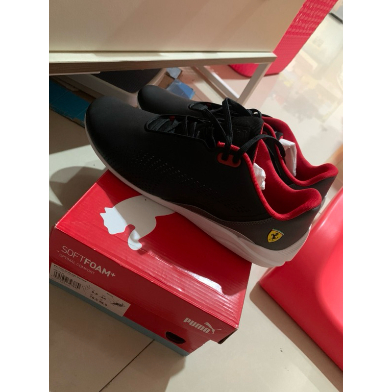 Sepatu Puma Ferrari