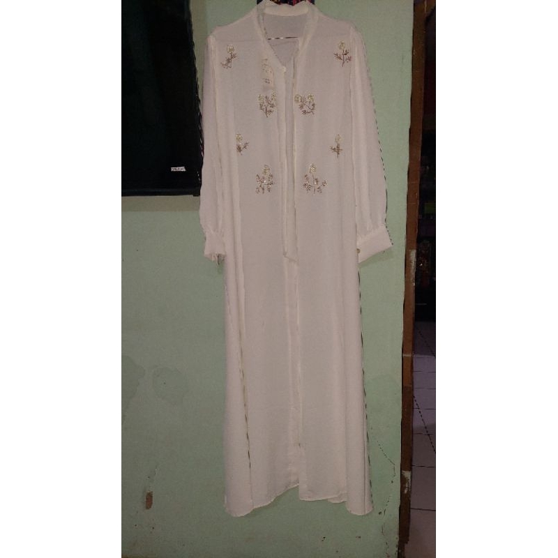 gamis putih tulang