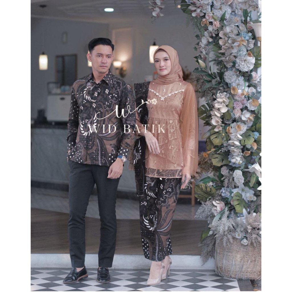 Fairyrozi Setelan Couple Mecca Nude Kebaya Modern Wanita & Kemeja Pria Lengan Panjang