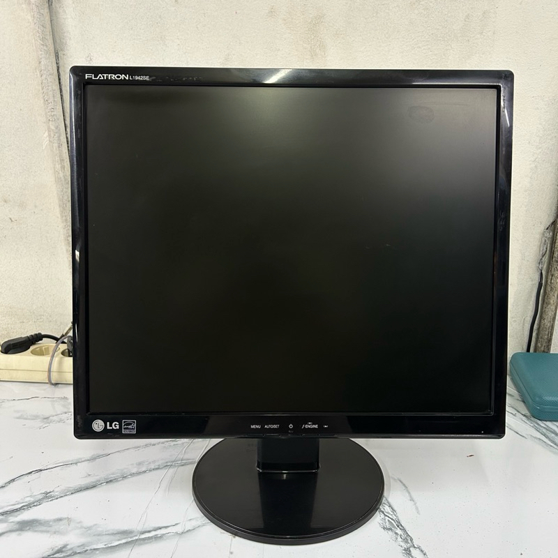 monitor lcd lg 19 inch kotak