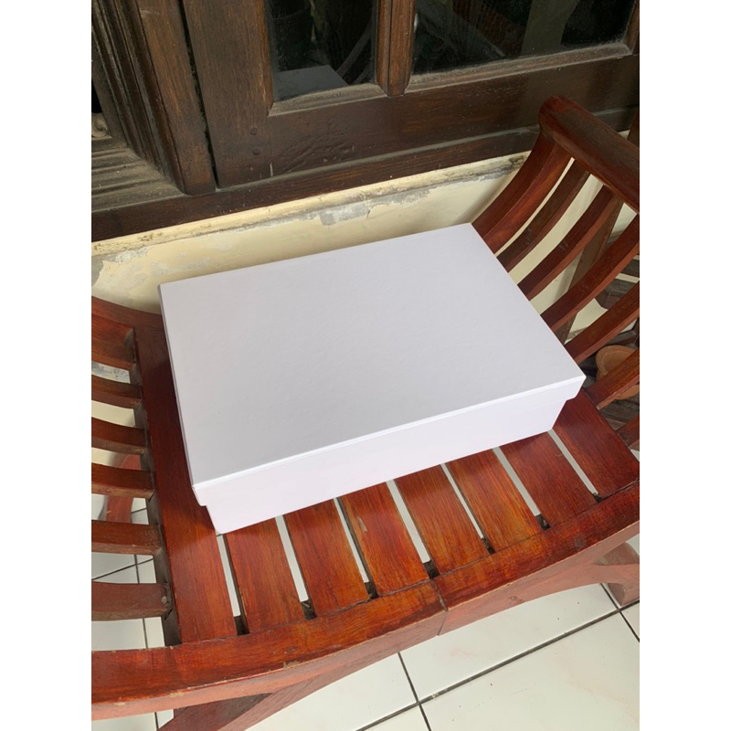 

Box Kado Model Biasa (20x30x8)