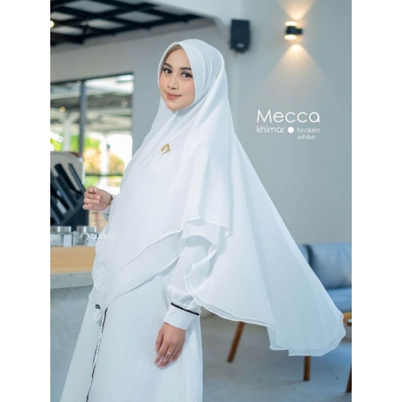 jilbab khimar hitam dan putih ceruty Audina