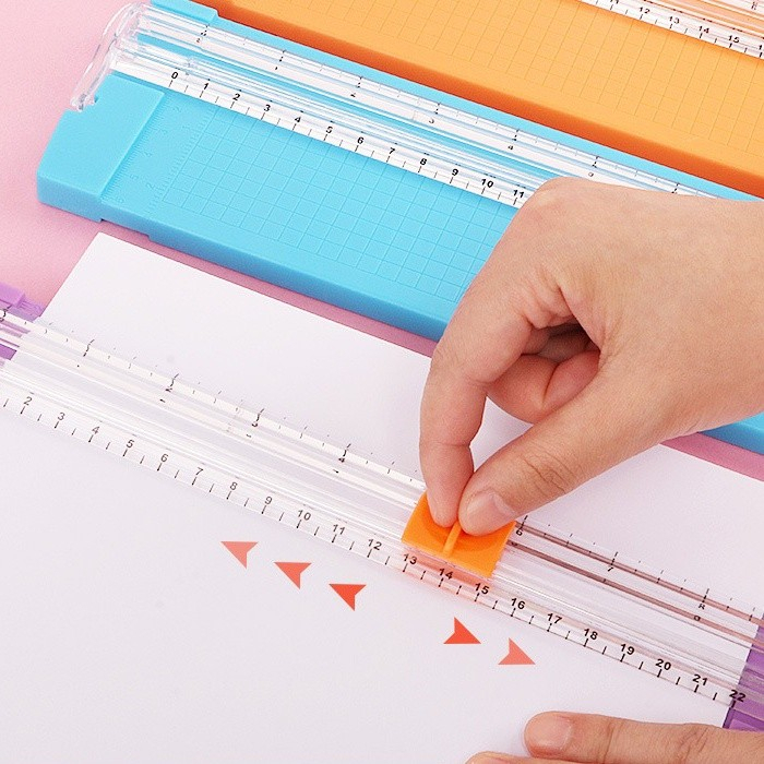 

Alat Potong Kertas A4 / A5 Dengan Penggaris / Paper Trimmer Portable Cutting Machine Paper Precision DIY Craft Photo Scrapbook Paperbook Artbook Carton Art / Mesin Pemangkas Foto Pemotong Kartu Buku Kliping / Alat Perlengkapan Kantor ATK Sekolah Praktis R