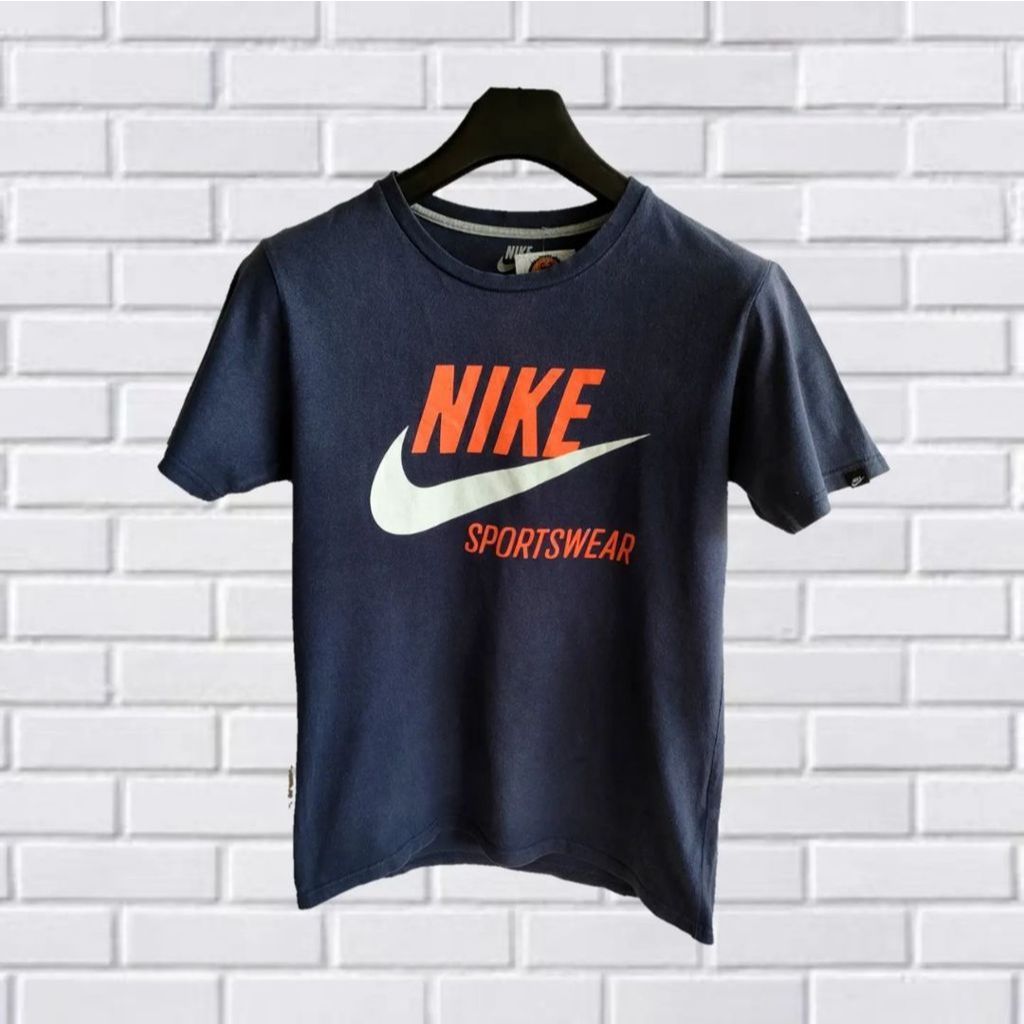 KAOS NIKE SPORTSWEAR, SIZE M (SECOND BRANDED) NAVY, TS0153