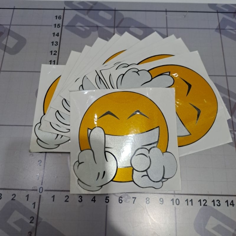 

STICKER CUTTING EMOT LUCU
