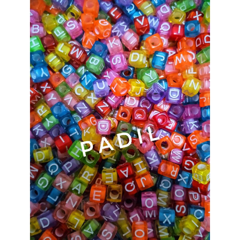 HIASAN MANIK MANIK PERMATA Manik Manik Huruf Gliter Bulat Transparan Mote Huruf Abjad Uk 10mm Bahan 