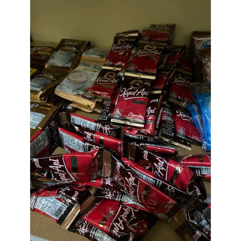 

Kopi Hitam Kapal Api Kecil Spesial 10 Sachet