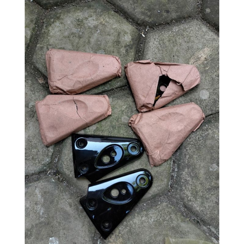 kupingan/pangkon lampu tiger lama