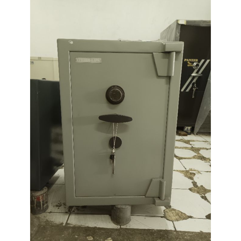 Brankas Merk Chubb Lifs