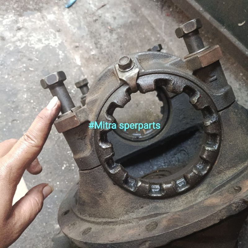 Baut stelan gardan Mitsubishi colt diesel PS120 ragasa copotan orisinil