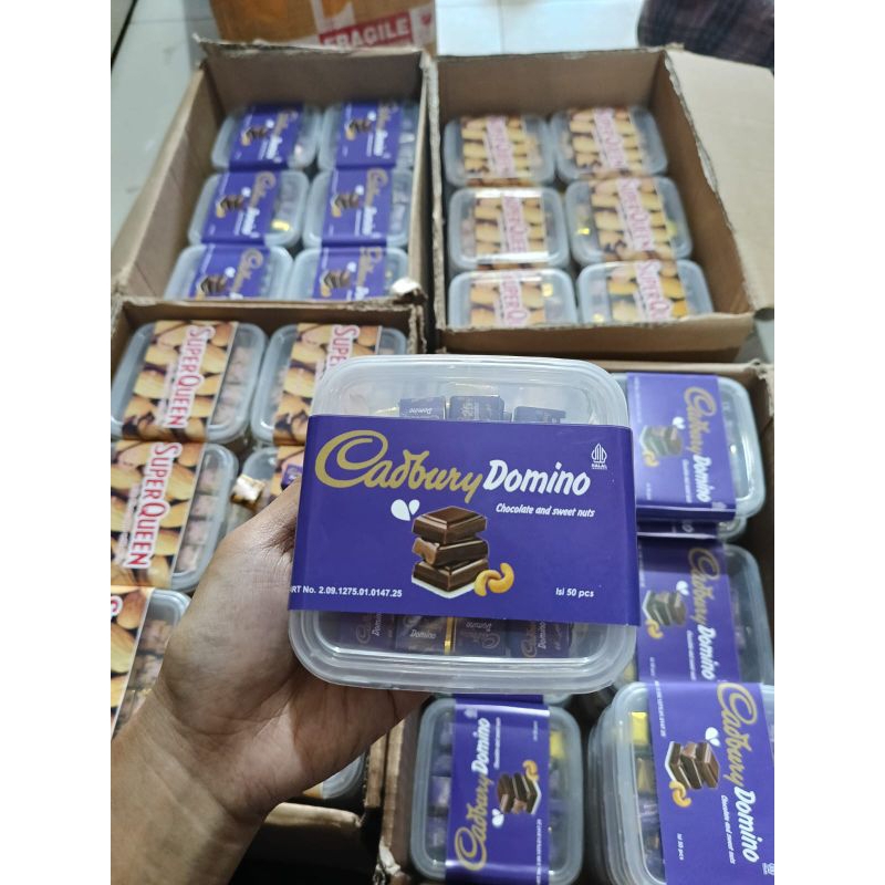 

Cadbury Domino Cokelat Premium