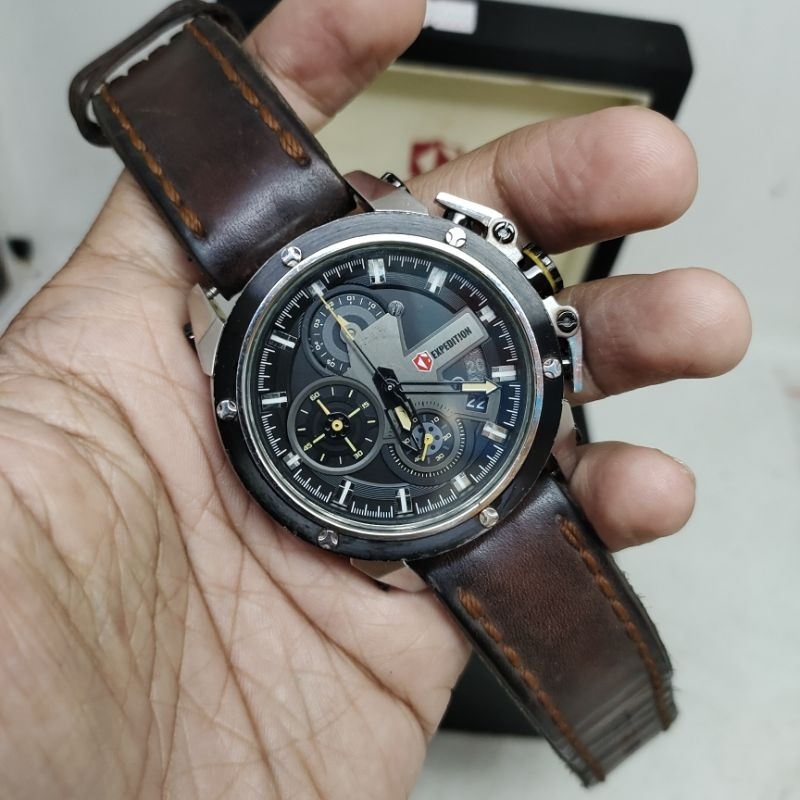 Expedition second cowo tipe E6603M Keren