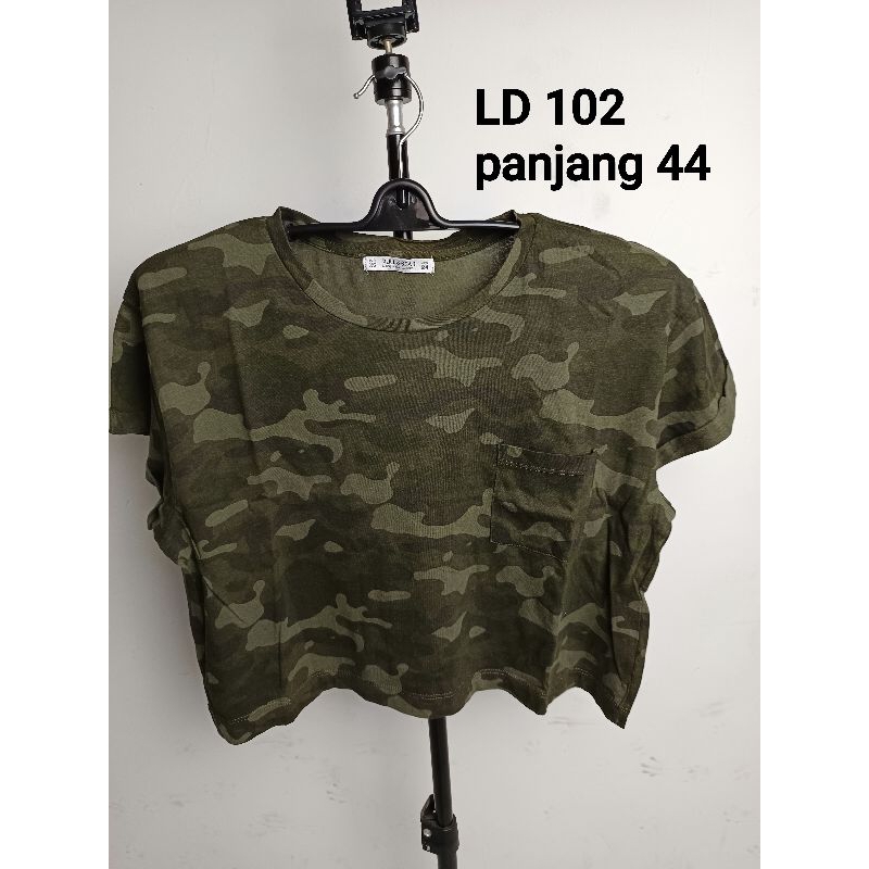Kaos Atasan Wanita Crop Army LD 102 pull & bear