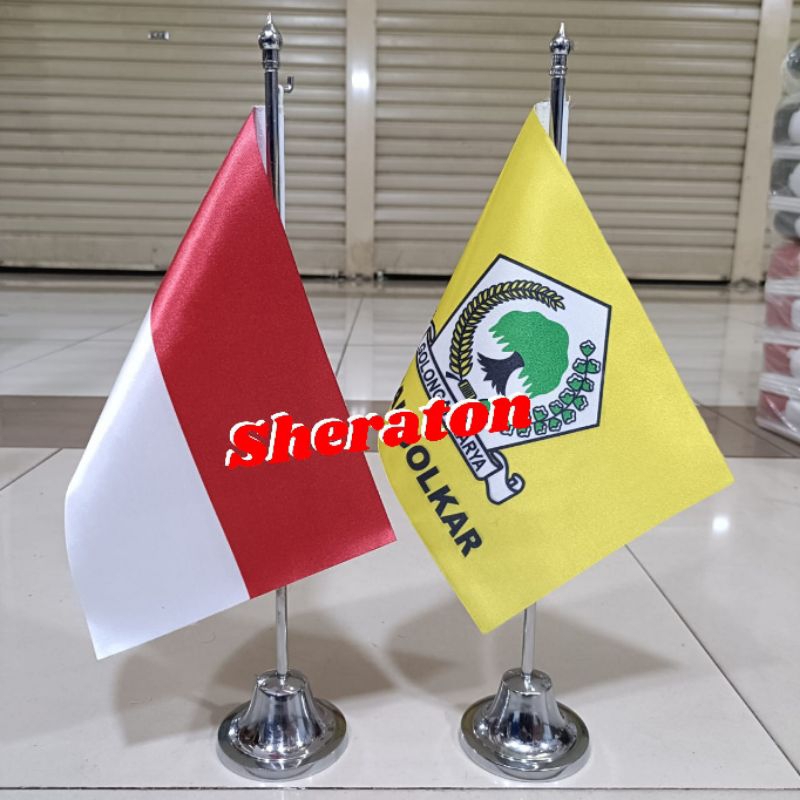 

tiang stenlis meja+bendera partai Golkar+Indonesia