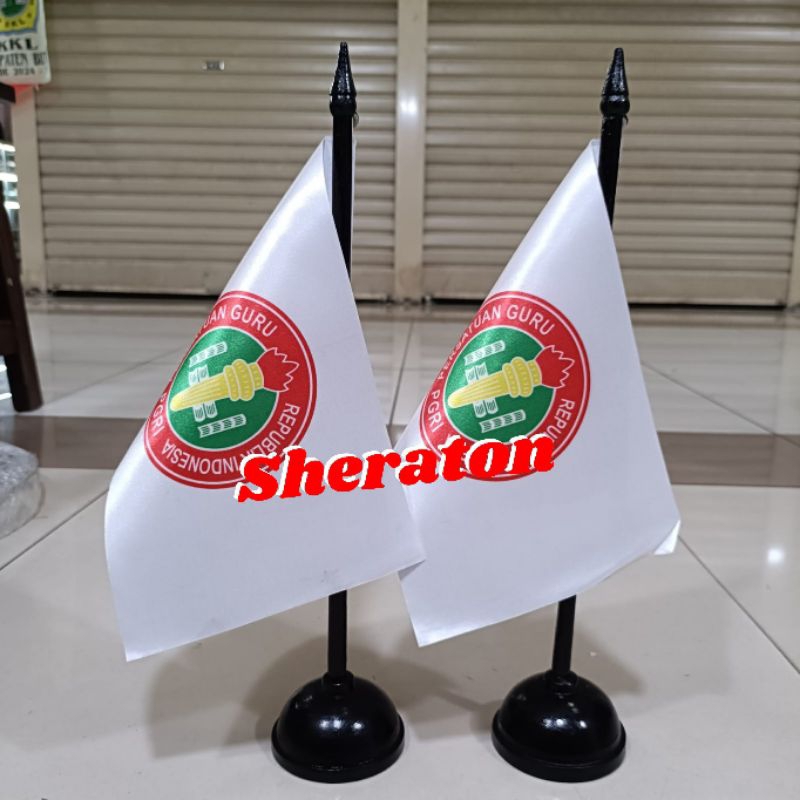 

tiang kayu meja+bendera sekolah PGRI
