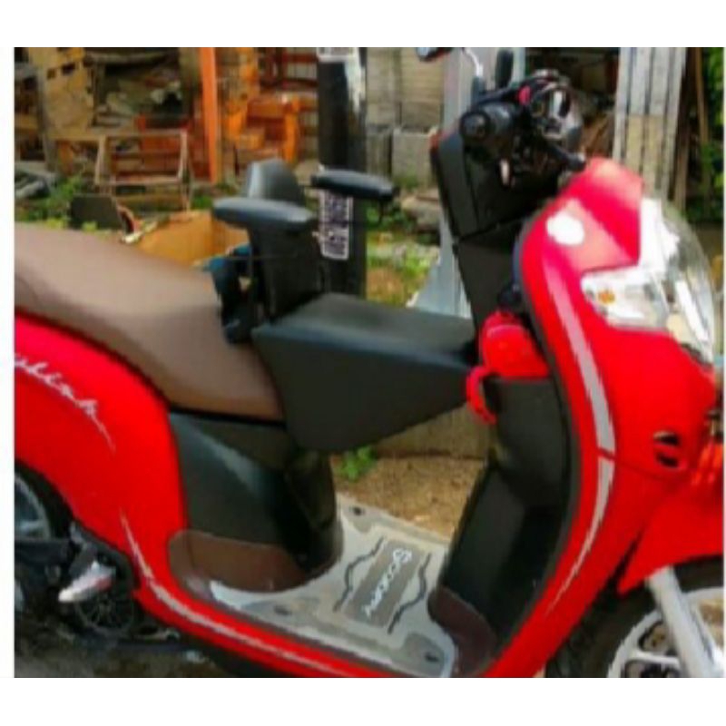 Jok boncengan anak motor scoopy(jok segitiga)