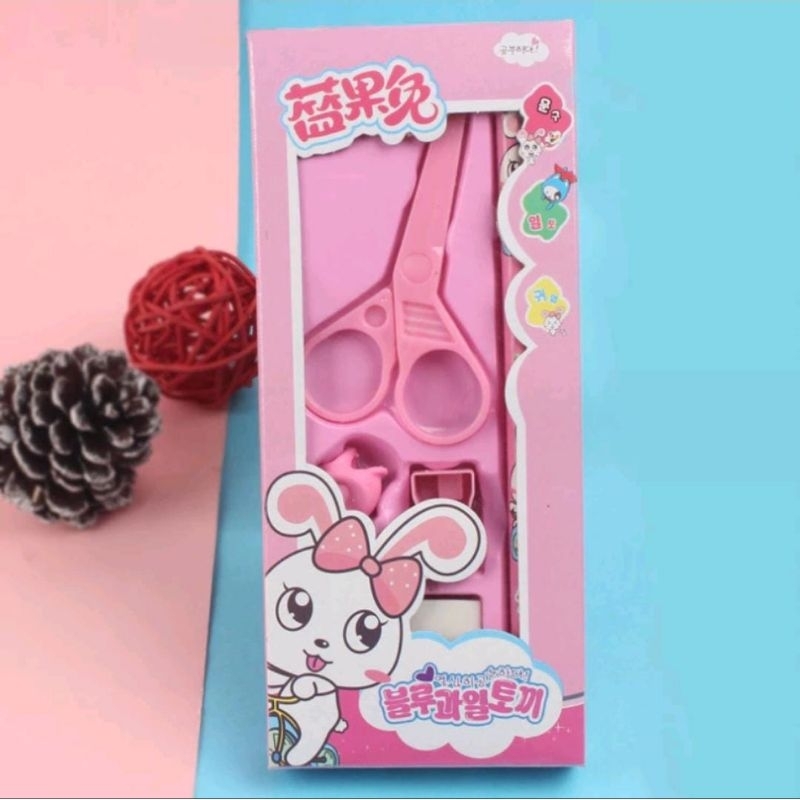 

Set Alat Tulis 6 in 1 / Mainan Edukasi Anak Anti Luka / Paket Alat Tulis Motif Karakter / Kado Souvenir Ula