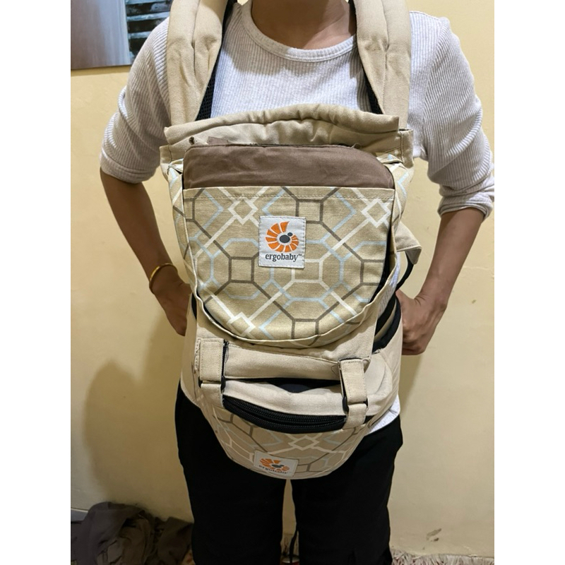 gendongan ergobaby