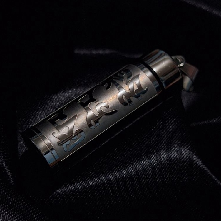 KODE R84Y COD NEW Liontin Bandul Kalung Proteksi Buddhist Mantra Leng Yan Bentuk Tabung