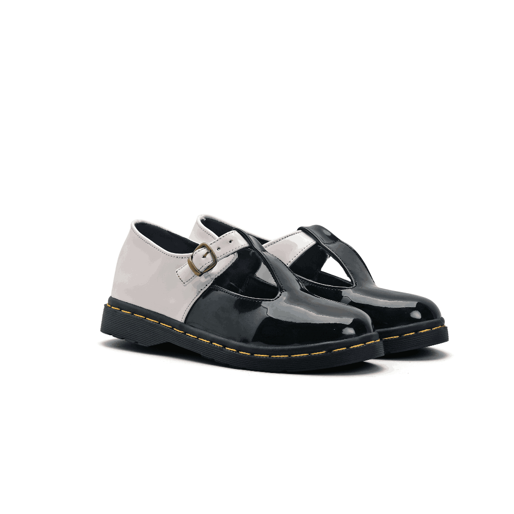 Sepatu Slip On Loafers Boots Kulit Wanita Valetta Hitam Putih