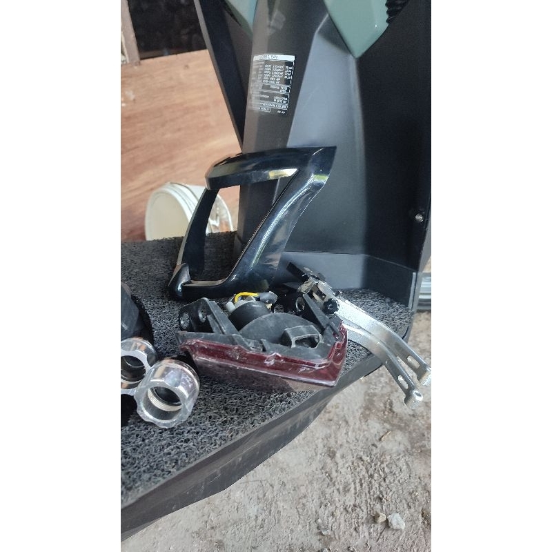 cover headlamp Vixion, handle racing KTC ori buat vixion, stoplamp ORI copotan vixion, Jalu as roda.