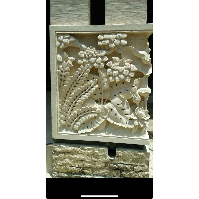 Relief / ornamen dinding
