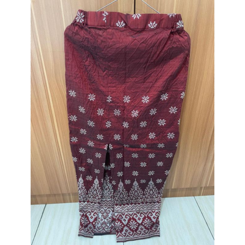 Rok Kebaya Merah Modern
