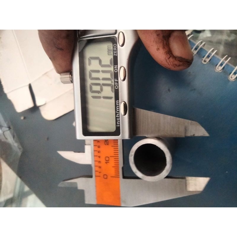 bos bosing bosh as roda depan ninja sebelah kanan as 19 mm ke 15mm