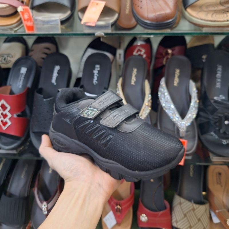 SEPATU SEKOLAH PEREKAR HITAM POLOS SUBARU VELCRO