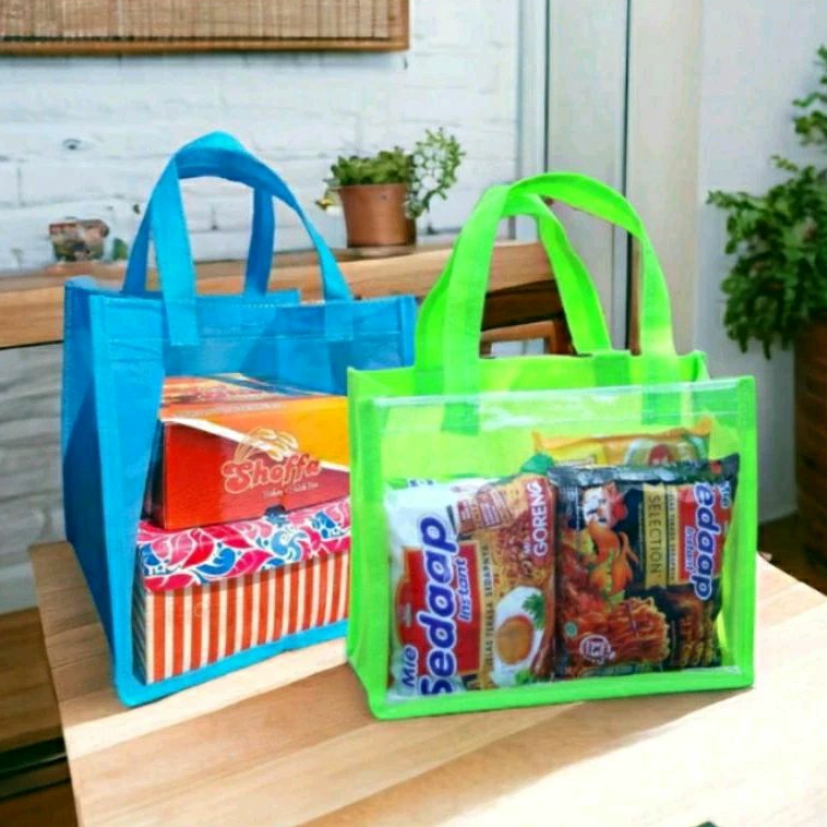 

Tas Kotak Nasi Banyak Pilihan Warna Hwri ukuran P.23 L.22 T.25 & P.25 L.13 T.20