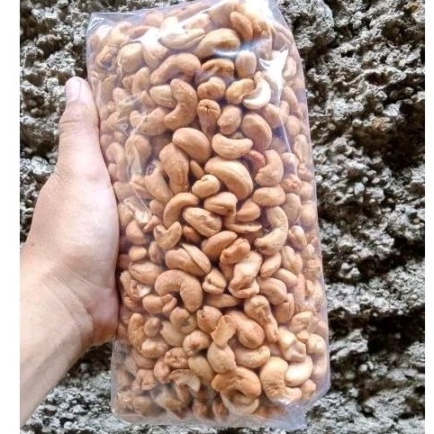 

kacang Mede utuh 1kg mateng