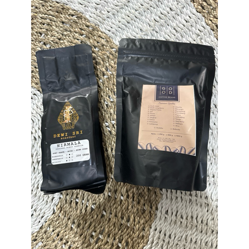

Preloved murah banget kopi bubuk hitam 2 varian kondisi BARU
