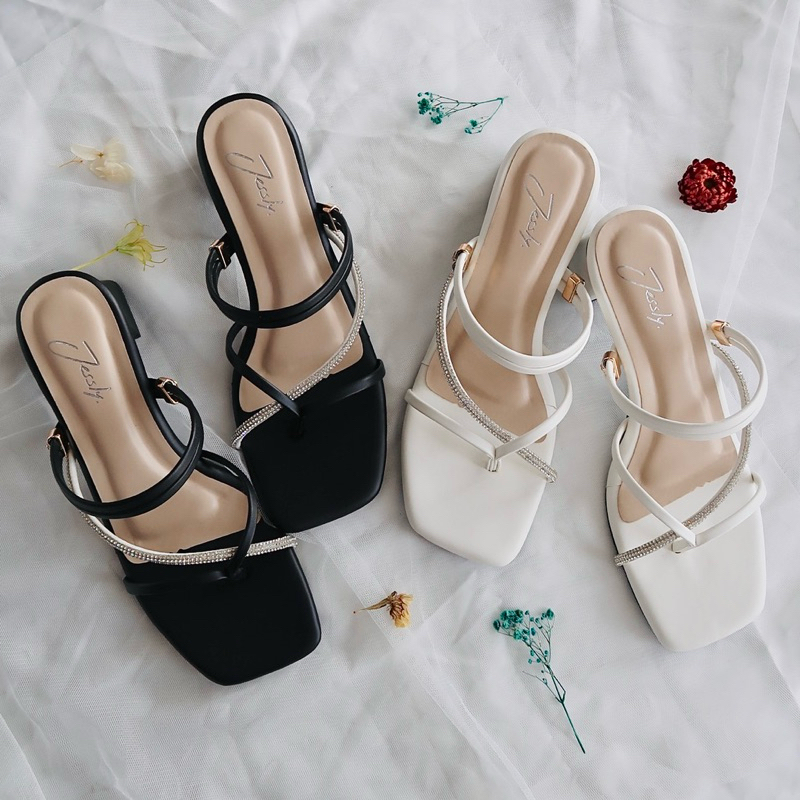 Jessly - LEYYA Heels in Black and White Series Size 36-43 | Sandal Hak 5cm Wanita
