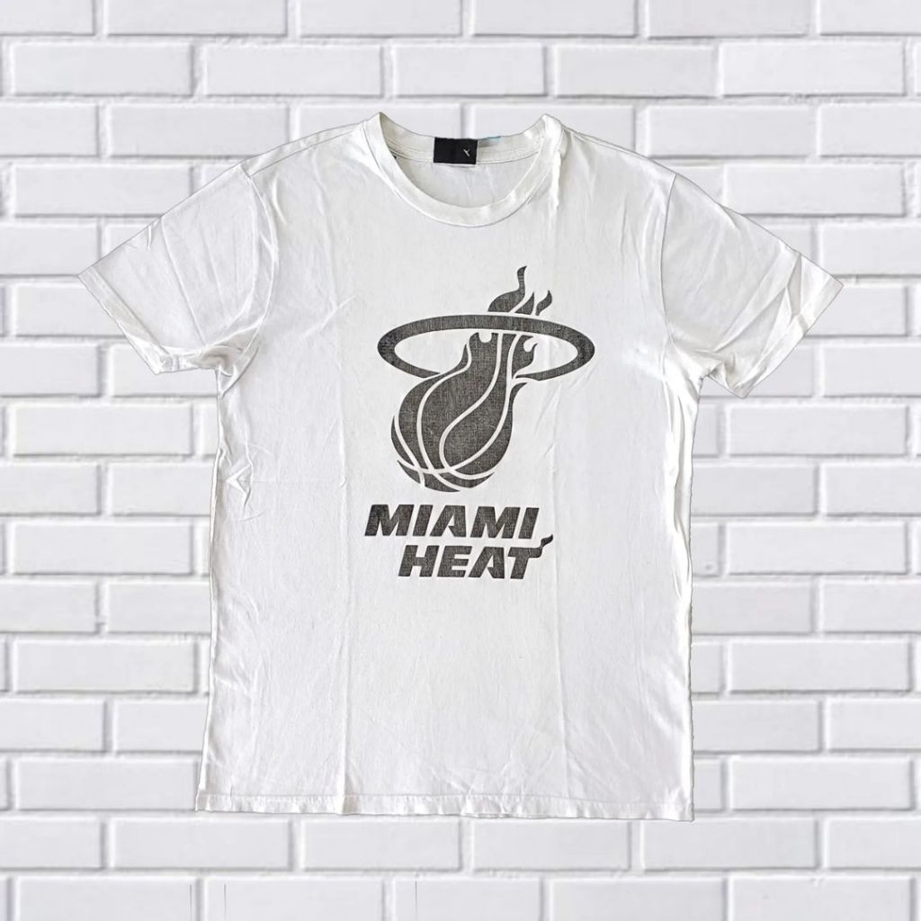 KAOS BASKET NBA MIAMI HEAT, SIZE M-L (SECOND BRANDED) PUTIH, TS02833
