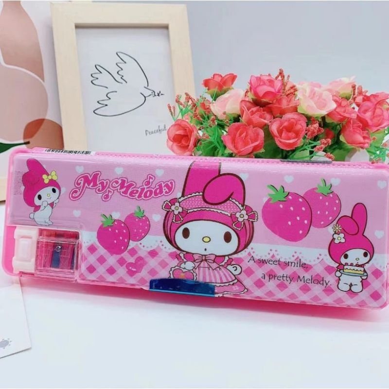 

Kotak Pensil Sanrio / Kotak Pensil Magnet 2 Sekat / Kotak Pensil Anak Dilengkapi Rautan / Kotak Pensil Kar