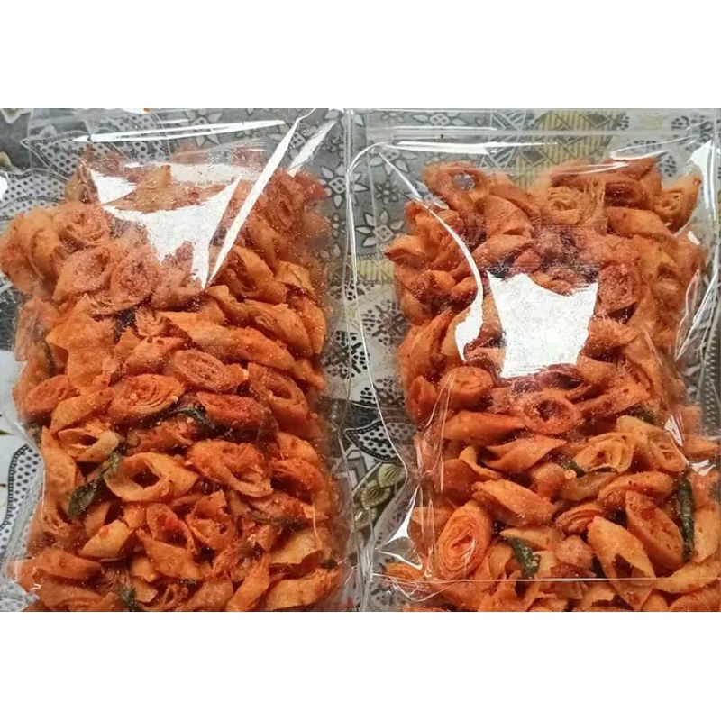 

lumring .kripik lumpia garing pedas/ lumring pedas daun jeruk 100gr