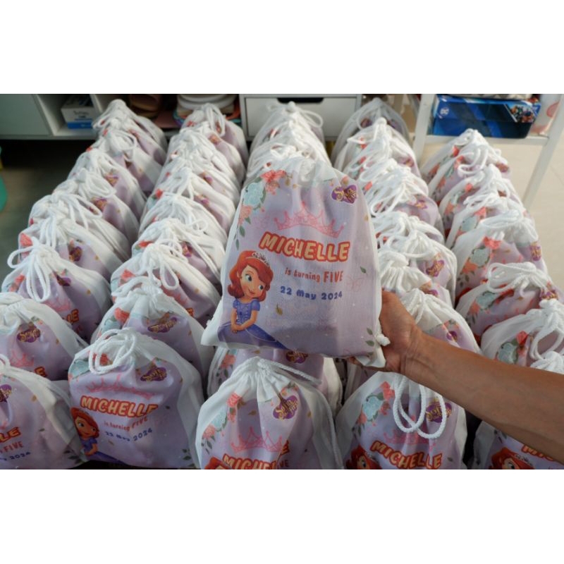 

Bingkisan Ulang Tahun Anak/ Tas Serut Ulang Tahun/ Goodiebag Ulang Tahun Anak