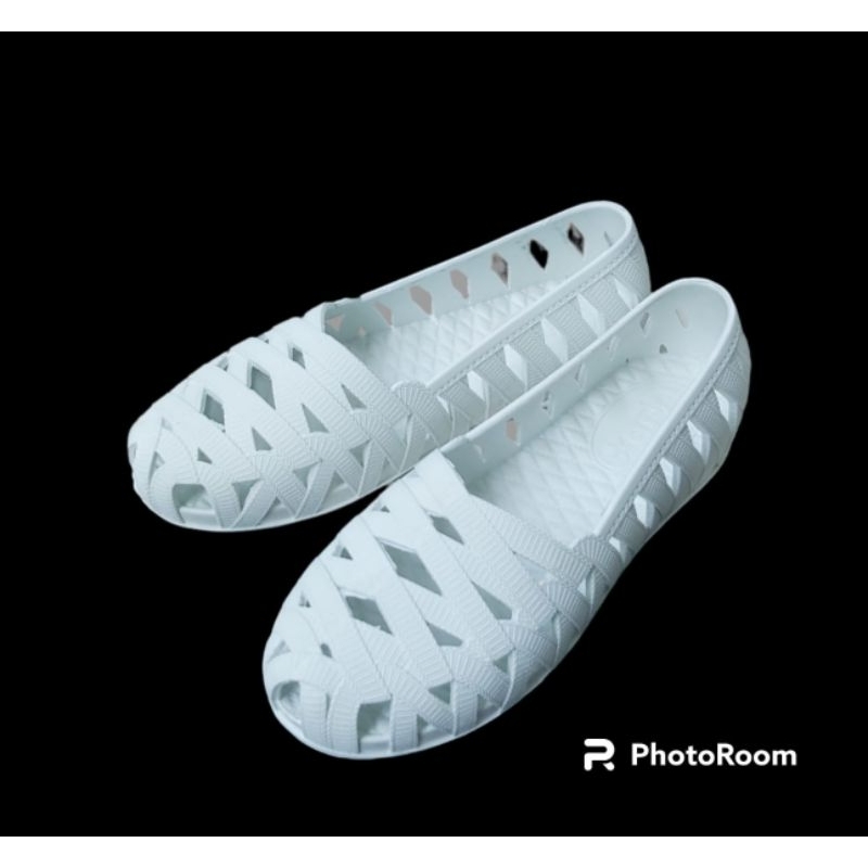 Sepatu Wanita Q400 polos putih